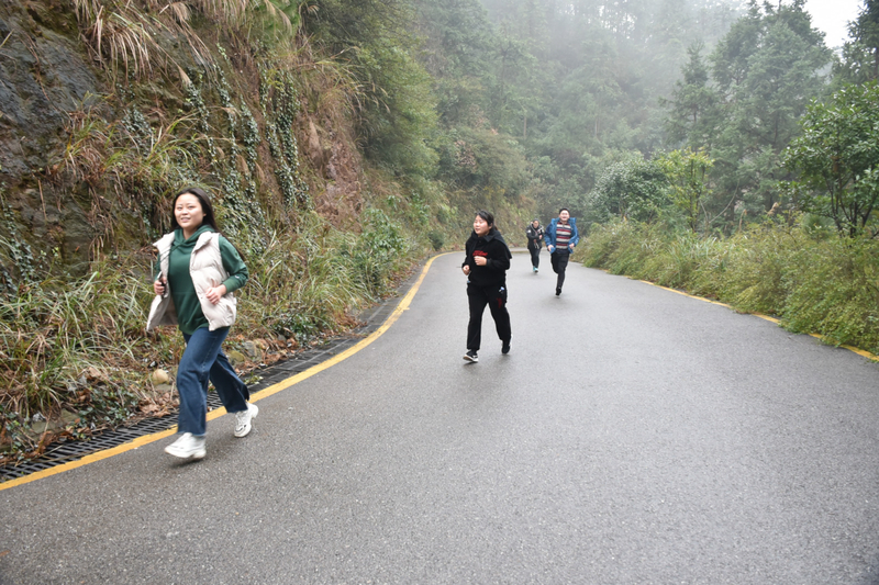 1577698399441048219.jpg 奔跑中.jpg